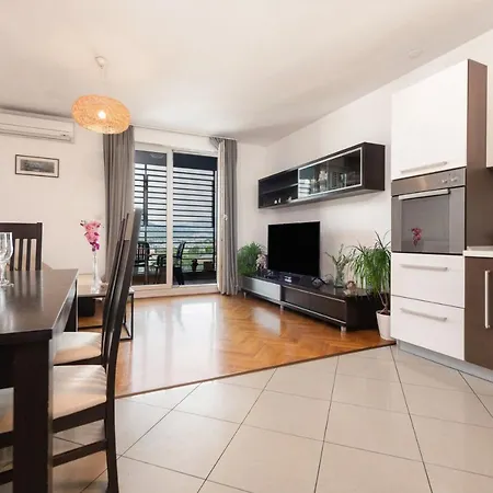 Apartment Vibe & Free Garage *